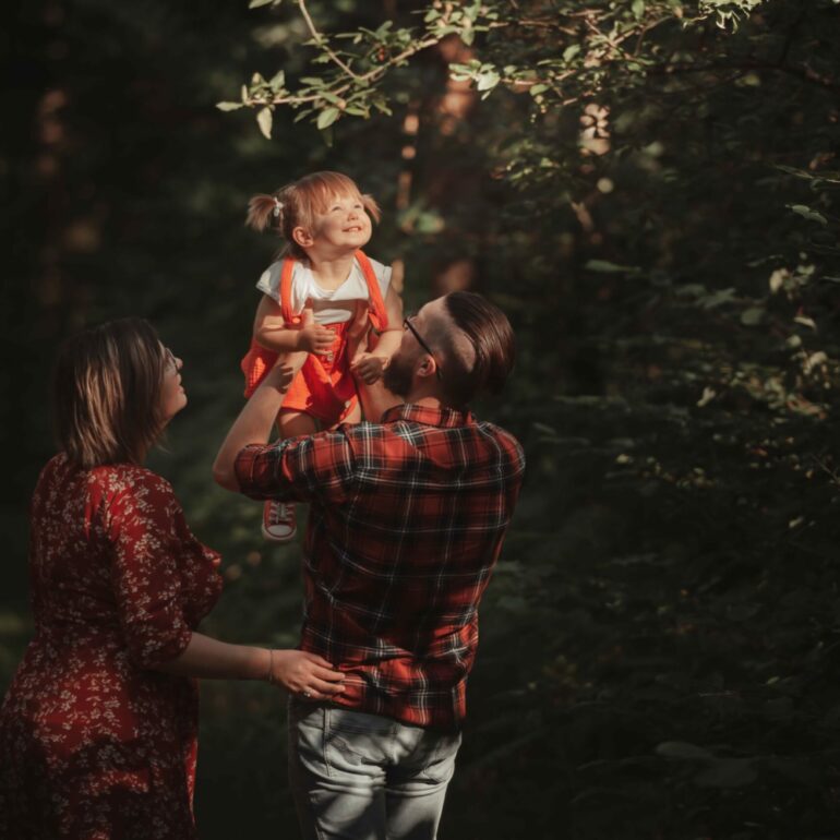 Séance photo famille en forêt de Grimbosq.