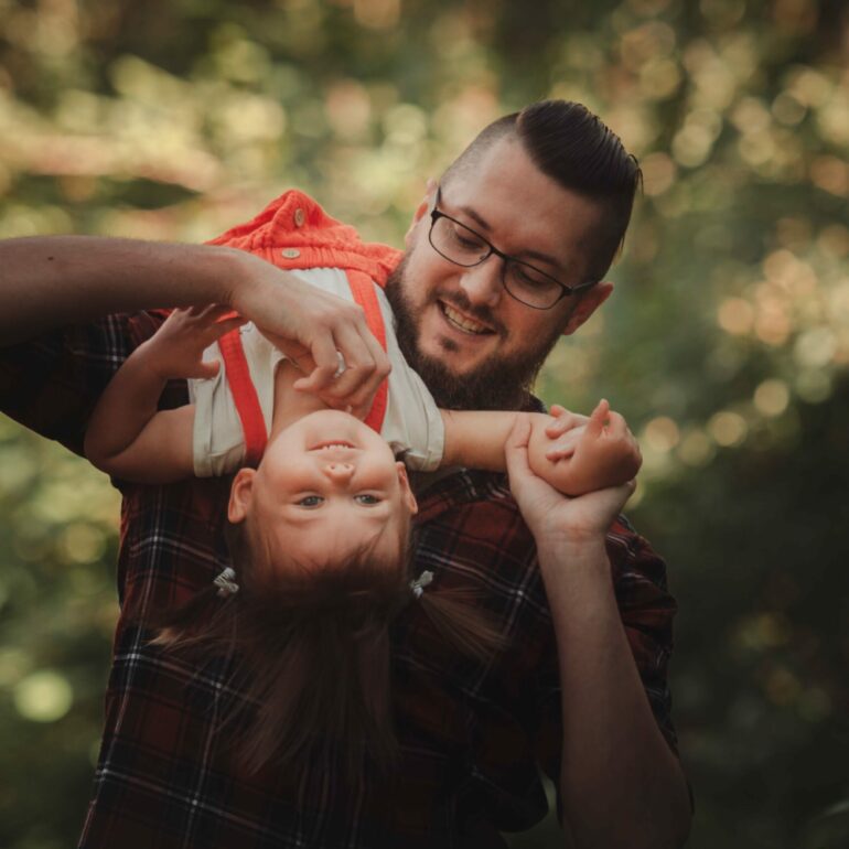 Séance photo famille en forêt de Grimbosq.